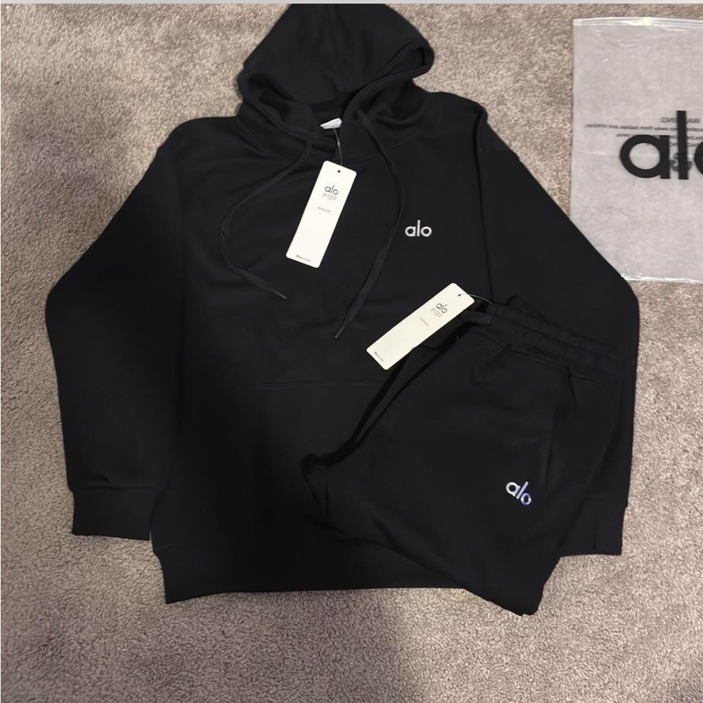 ALO Yoga Mens Black Joggers